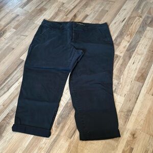 Black cotton capris